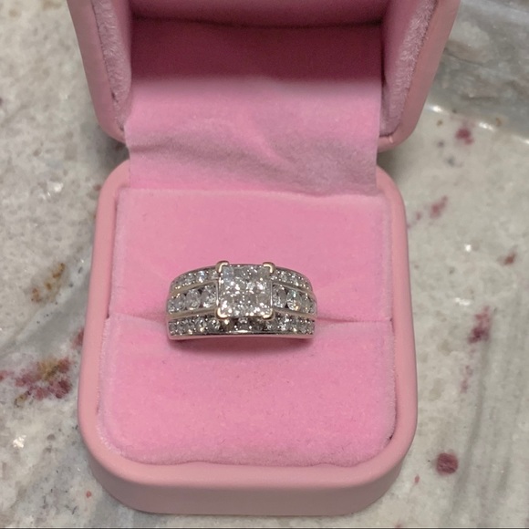 SOLD ✨ Diamond cluster ring - Picture 2 of 7